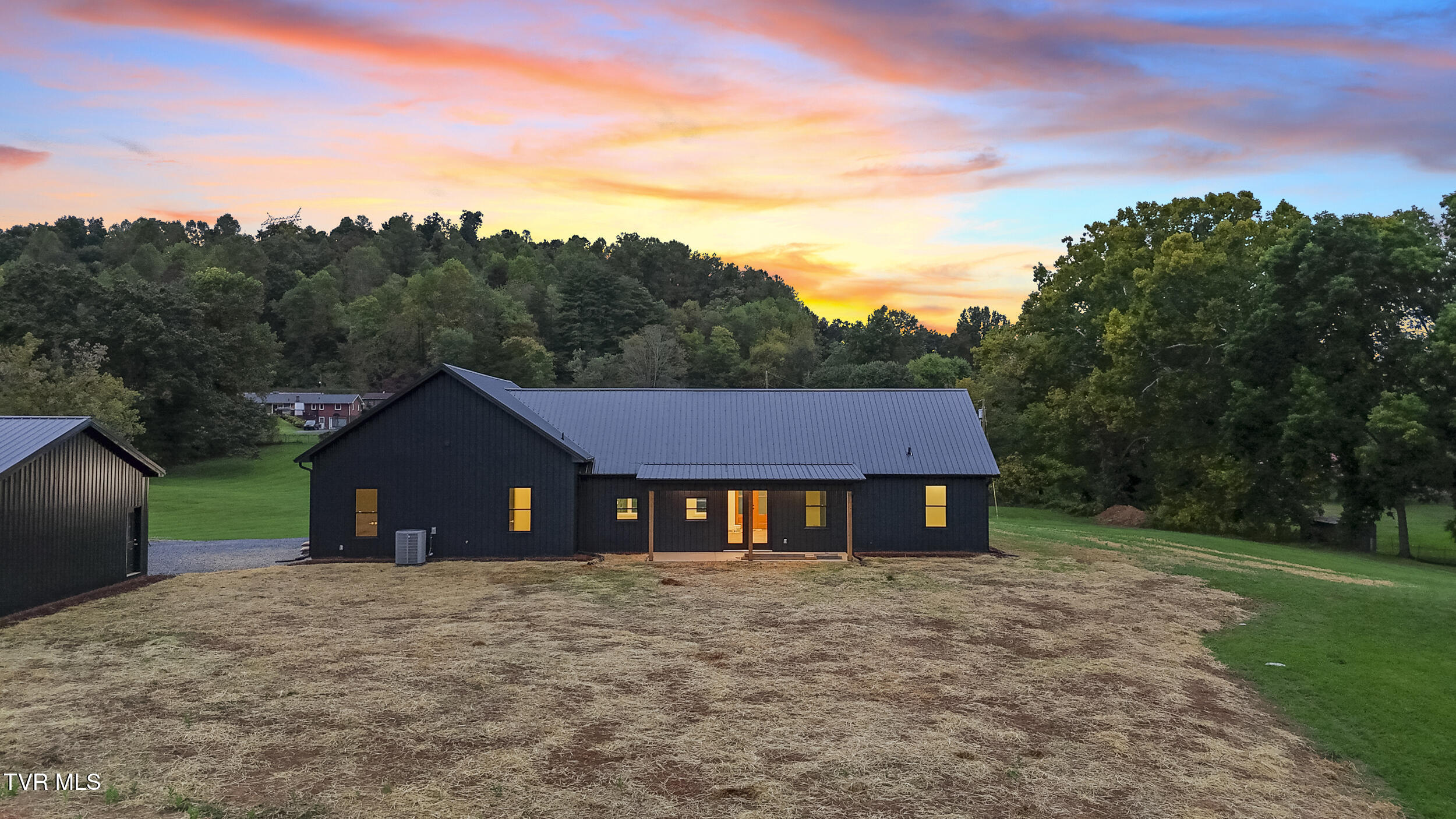 260 Shannon View Road Johnson City, TN 37615 - Photo 5 of 64 7_dji_20251007191113_0846_d