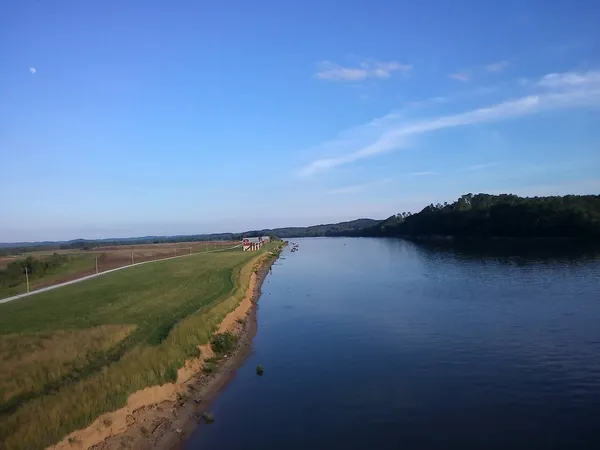 a view of a lake and outdoor space