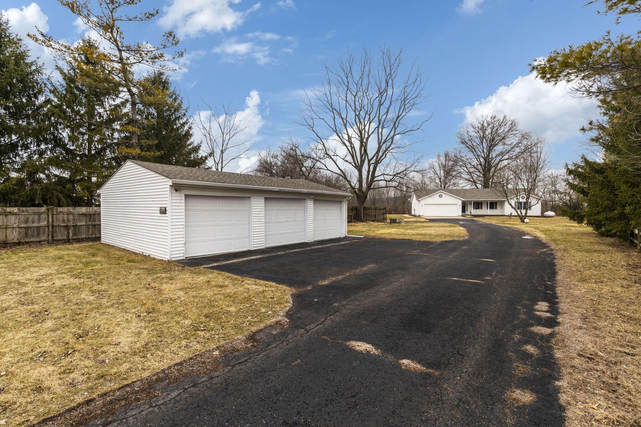 2025-2-13 3284 Radnor Rd 002