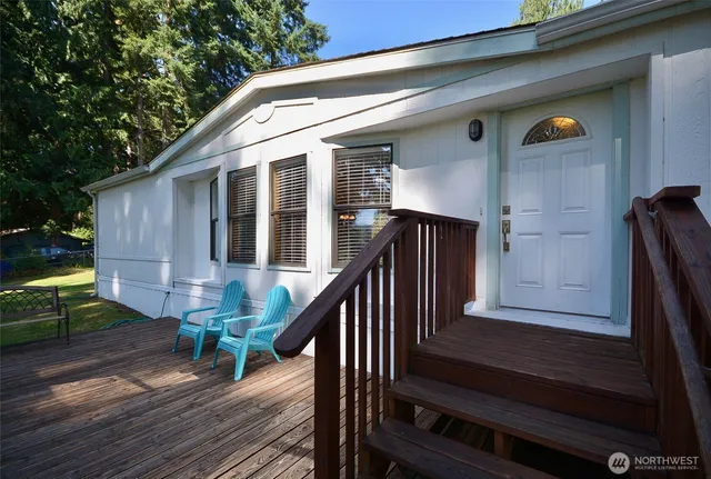 a view of deck with patio