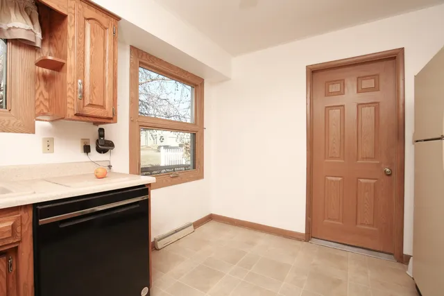 $2,450 | 1705 Elmwood Drive, Bettendorf, IA 52722