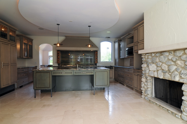 2717 Ridge Road Highland Park, IL 60035 - Photo 3 of 25