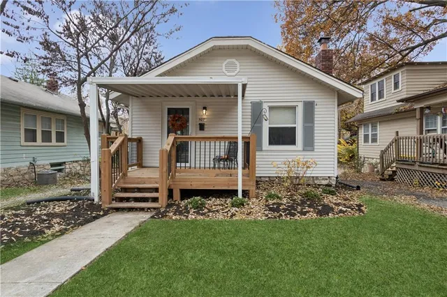 $295,000 | 507 East 61st Street, Kansas City, MO 64110