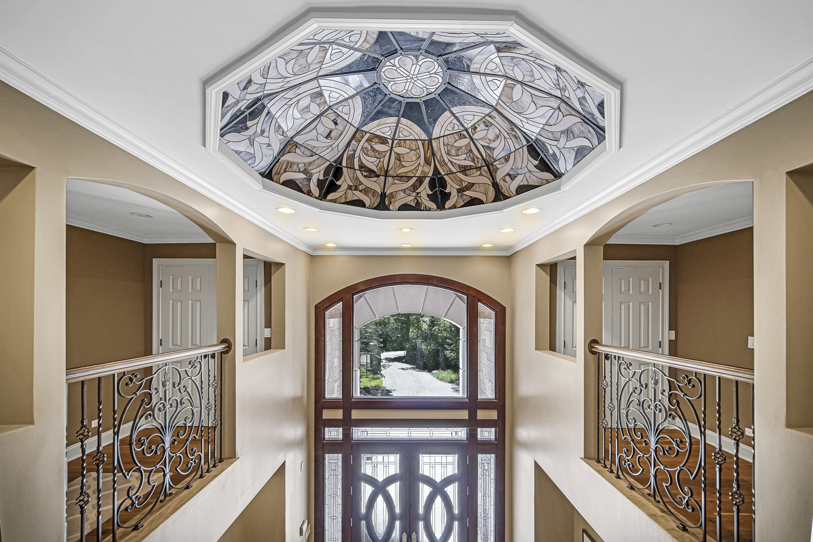 2800 Orange Brace Road Riverwoods, IL 60015 - Photo 23 of 41 a view of entryway with a front door