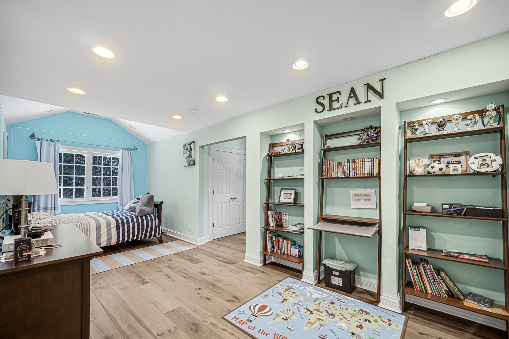 2800 Orange Brace Road Riverwoods, IL 60015 - Photo 24 of 41 a living room with furniture and a flat screen tv