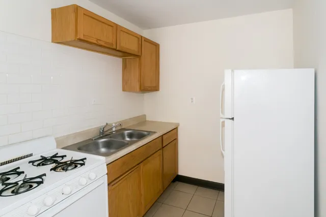 $1,200 | 1211 West Elmdale Avenue, Unit 3, Chicago, IL 60660