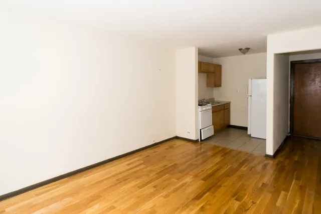 $1,200 | 1211 West Elmdale Avenue, Unit 3, Chicago, IL 60660