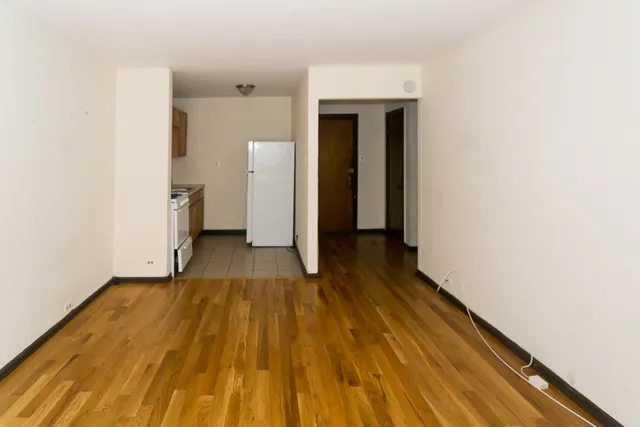$1,200 | 1211 West Elmdale Avenue, Unit 3, Chicago, IL 60660