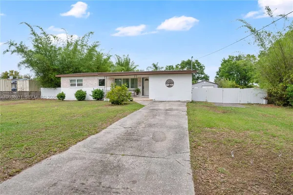 $455,000 | 2010 Lee Drive, Valrico, FL 33594