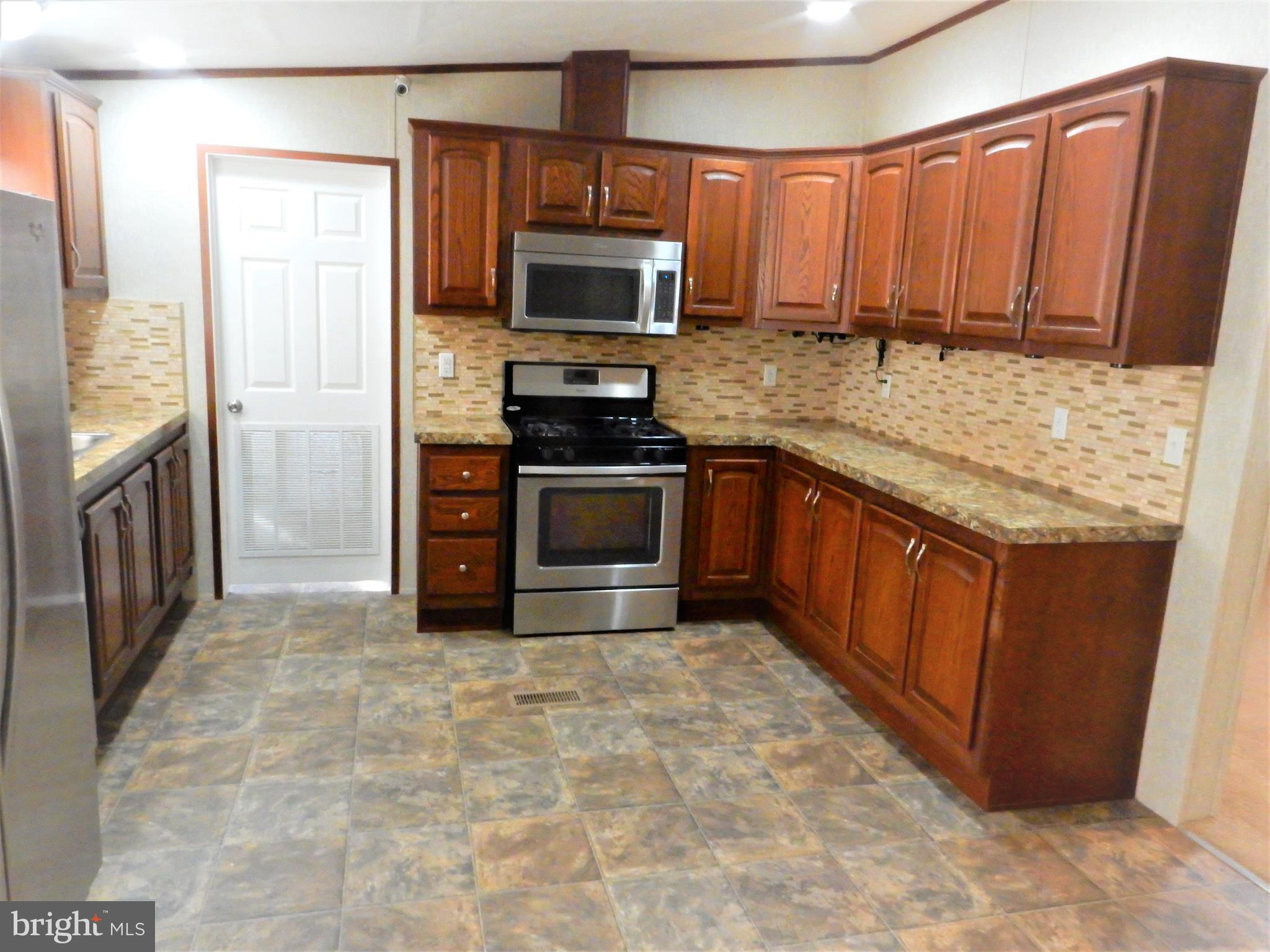 488 North Patuxent Road Odenton, MD 21113 - Photo 3 of 28 Plenty of Cabinets and Counter Space