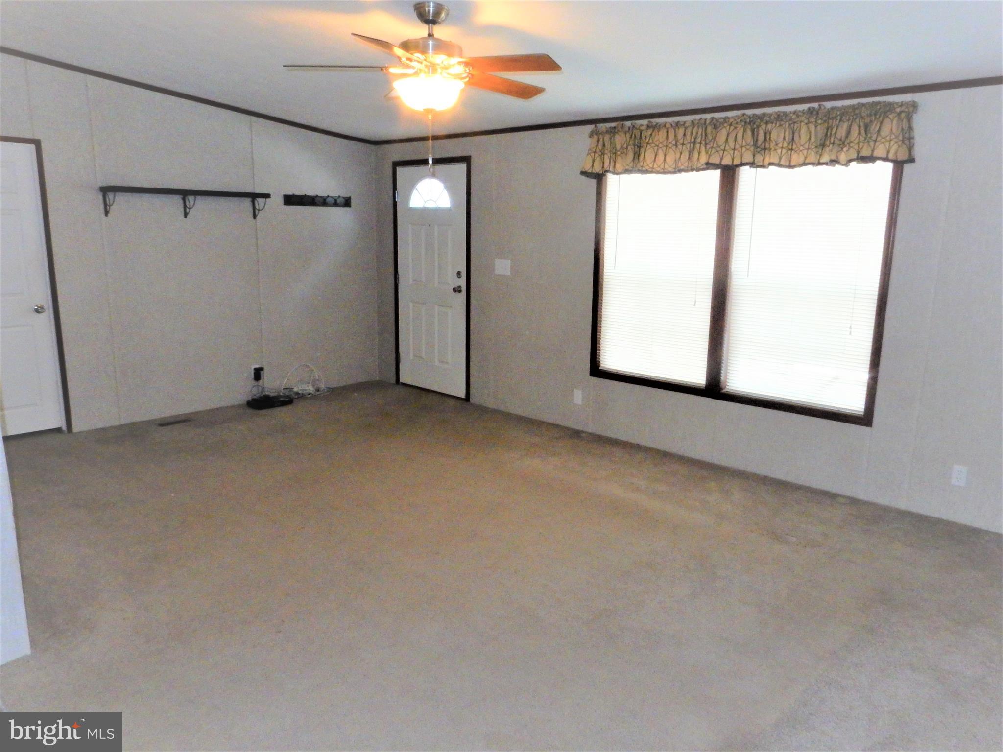 488 North Patuxent Road Odenton, MD 21113 - Photo 6 of 28 Large Living Room