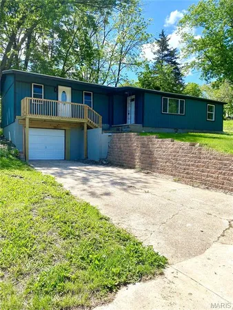 $176,000 | 208 East High Street, Steelville, MO 65565