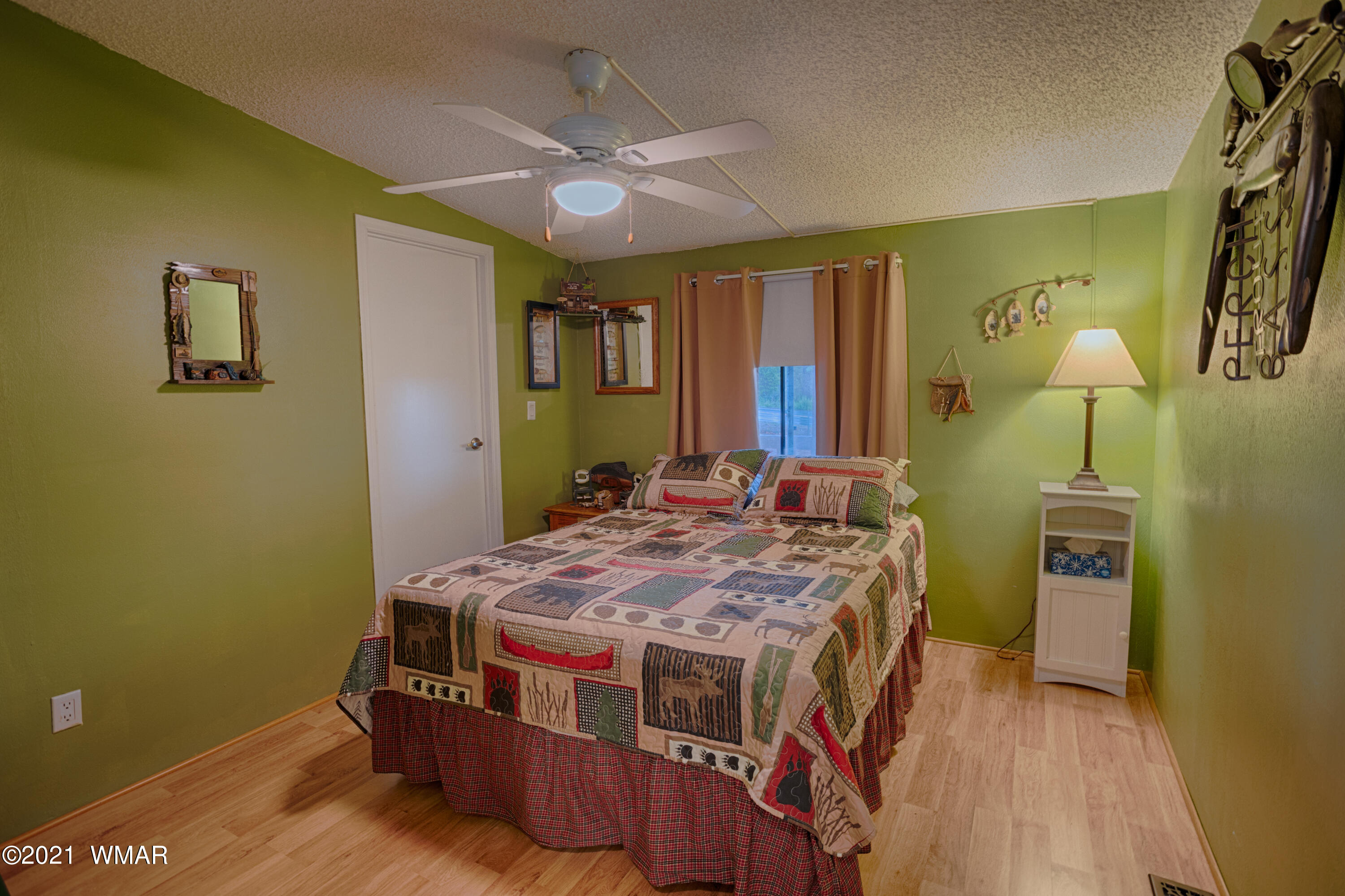 2191 Gingerbread Lane Overgaard, AZ 85933 - Photo 8 of 25