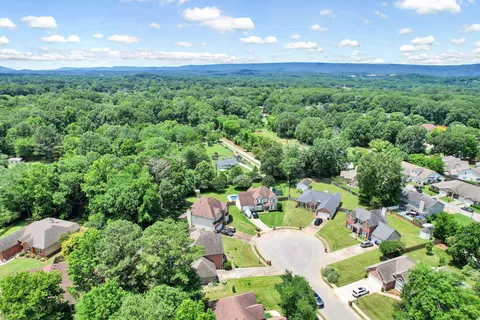 $514,900 | 6806 Anchorage Lane, Hixson, TN 37343