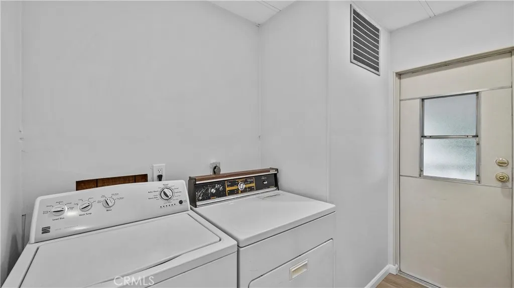 1400 13th, Unit 206 Upland, CA 91786 - Photo 9 of 28 Laundry room