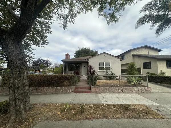$4,900 | 1001 East Montecito Street, Santa Barbara, CA 93103