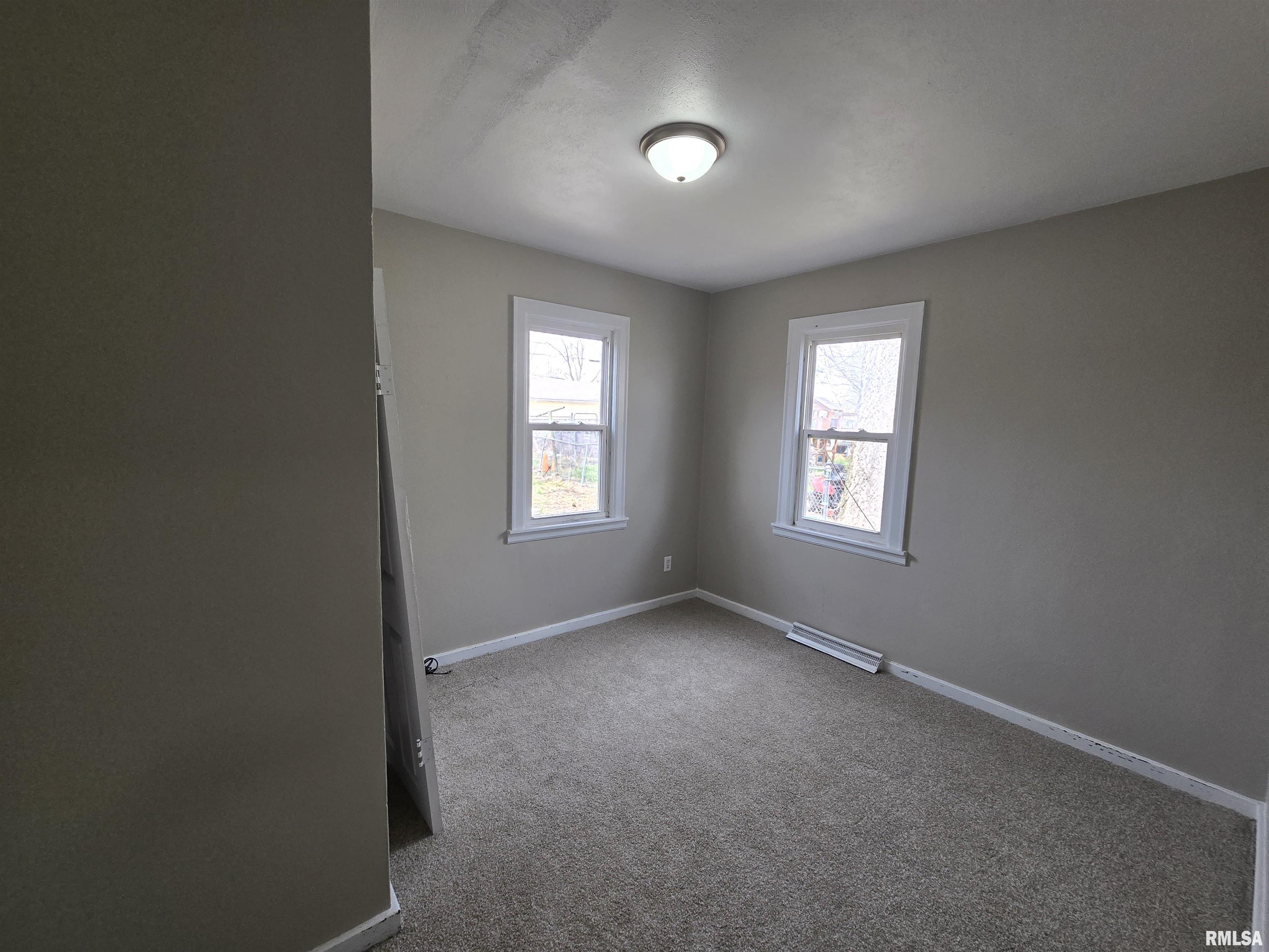 10617 North State Street Mossville, IL 61552 - Photo 11 of 12