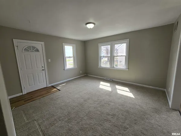 $89,900 | 10617 North State Street, Mossville, IL 61552