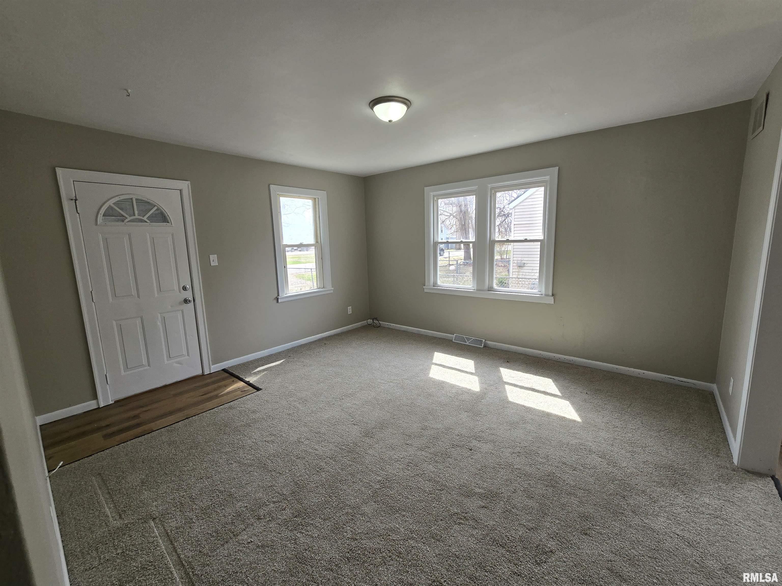 10617 North State Street Mossville, IL 61552 - Photo 2 of 12