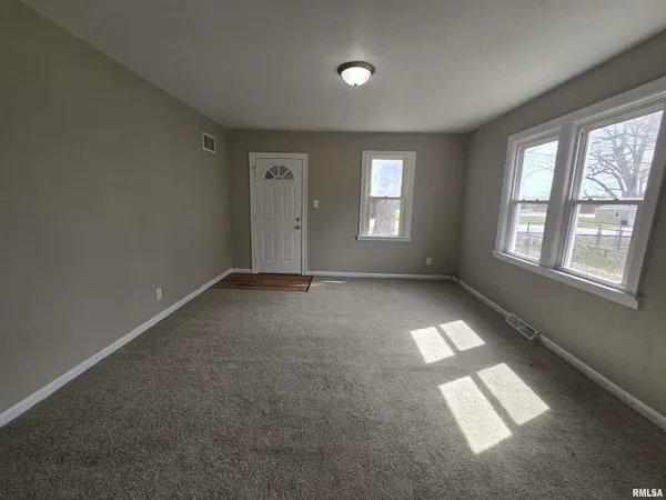 $89,900 | 10617 North State Street, Mossville, IL 61552