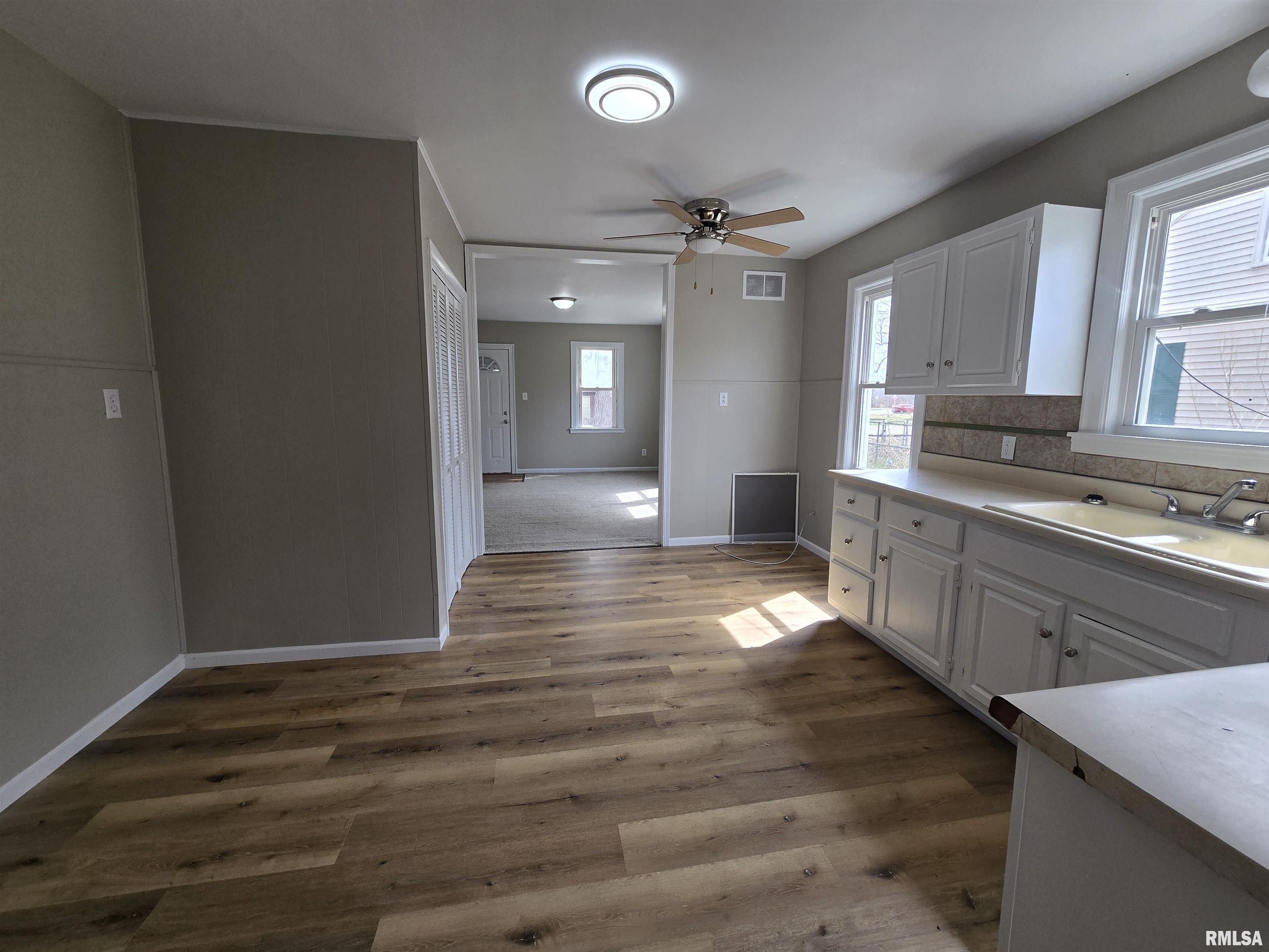 10617 North State Street Mossville, IL 61552 - Photo 4 of 12