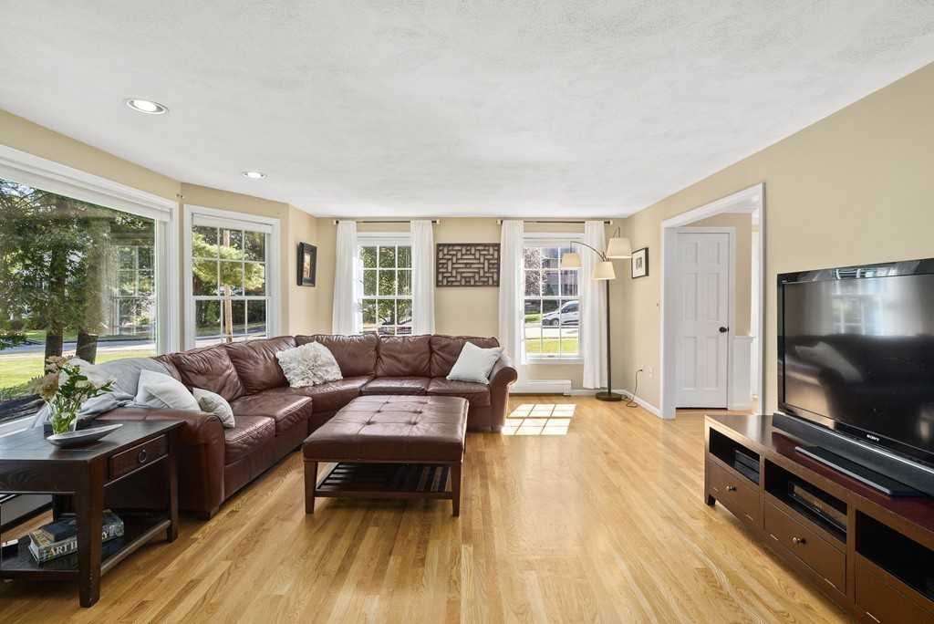 4 Lorraine Road Walpole, MA 02081 - Photo 7 of 26 Gallery Image 7
