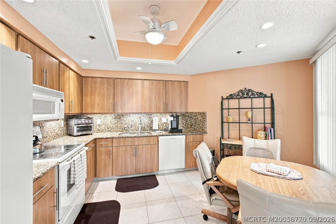221 Northeast Plantation Road, Unit 207 Stuart, FL 34996 - Photo 23 of 46 Gallery Image 23