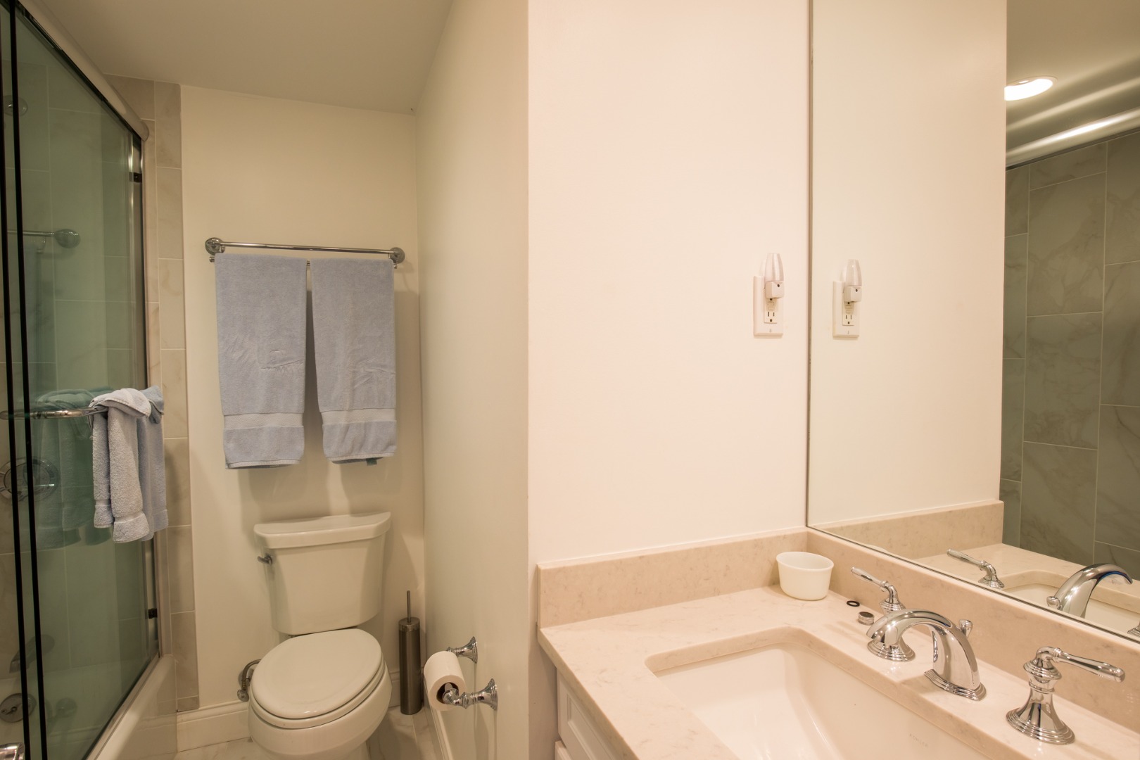 491 Katama Road, Unit D2 Edgartown, MA 02539 - Photo 13 of 13 2nd Floor Guest Bathroom