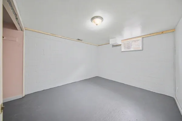 $1,350 | 808 East Cross Street, Ypsilanti, MI 48198