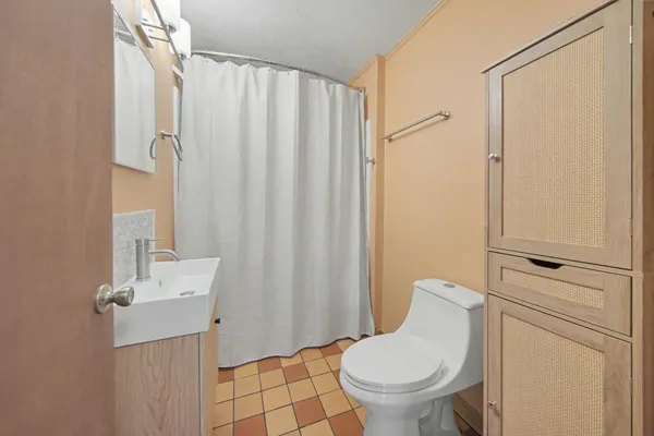 $1,350 | 808 East Cross Street, Ypsilanti, MI 48198