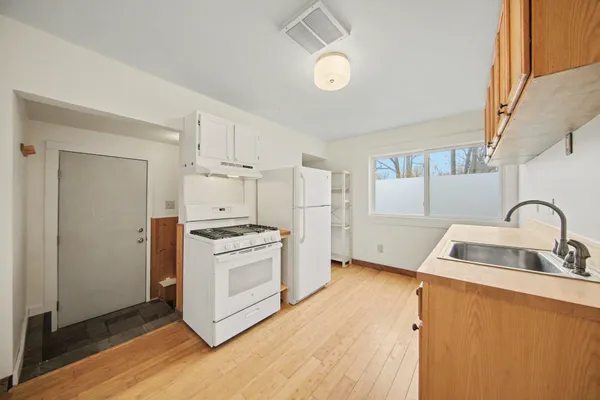 $1,350 | 808 East Cross Street, Ypsilanti, MI 48198