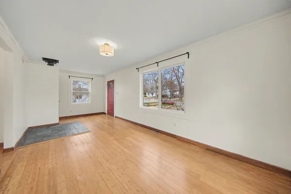 $1,350 | 808 East Cross Street, Ypsilanti, MI 48198