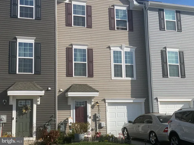 $340,000 | 117 Plaza Drive, Sicklerville, NJ 08081