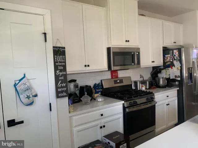 $340,000 | 117 Plaza Drive, Sicklerville, NJ 08081