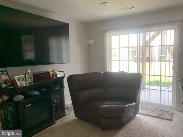 $340,000 | 117 Plaza Drive, Sicklerville, NJ 08081