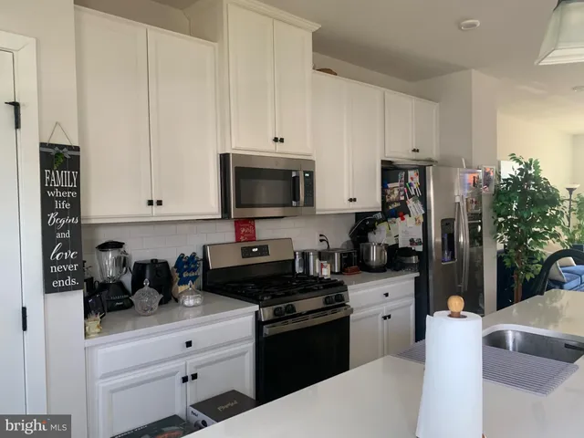 $340,000 | 117 Plaza Drive, Sicklerville, NJ 08081