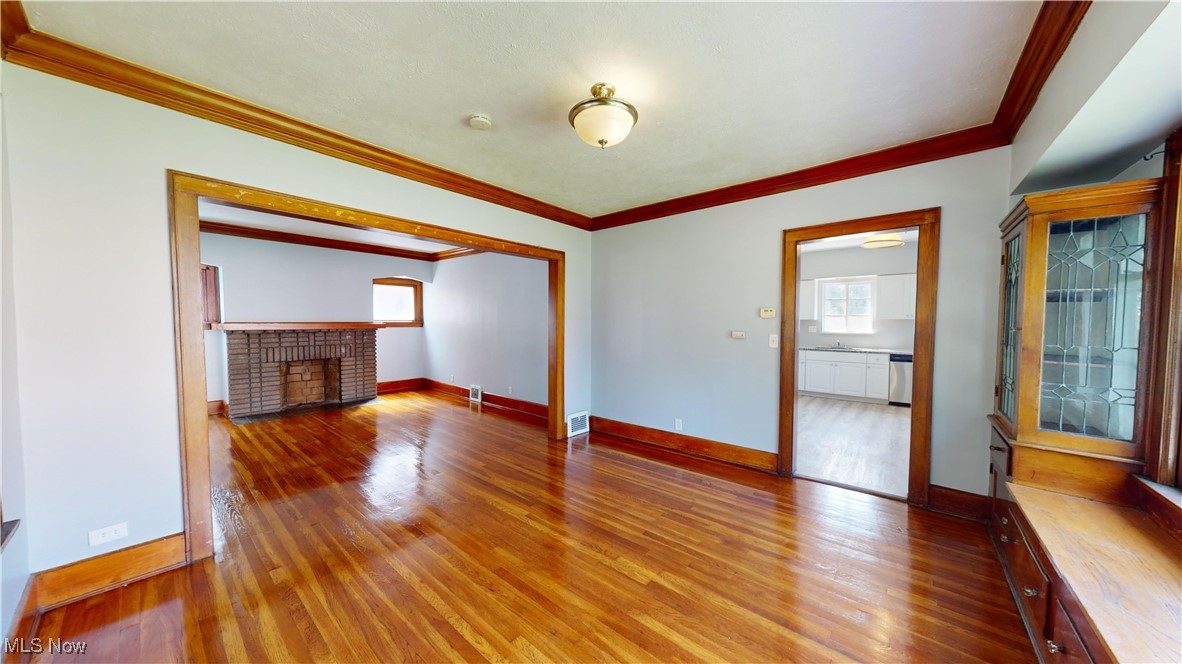 3558 Chelton Road Cleveland, OH 44120 - Photo 5 of 34