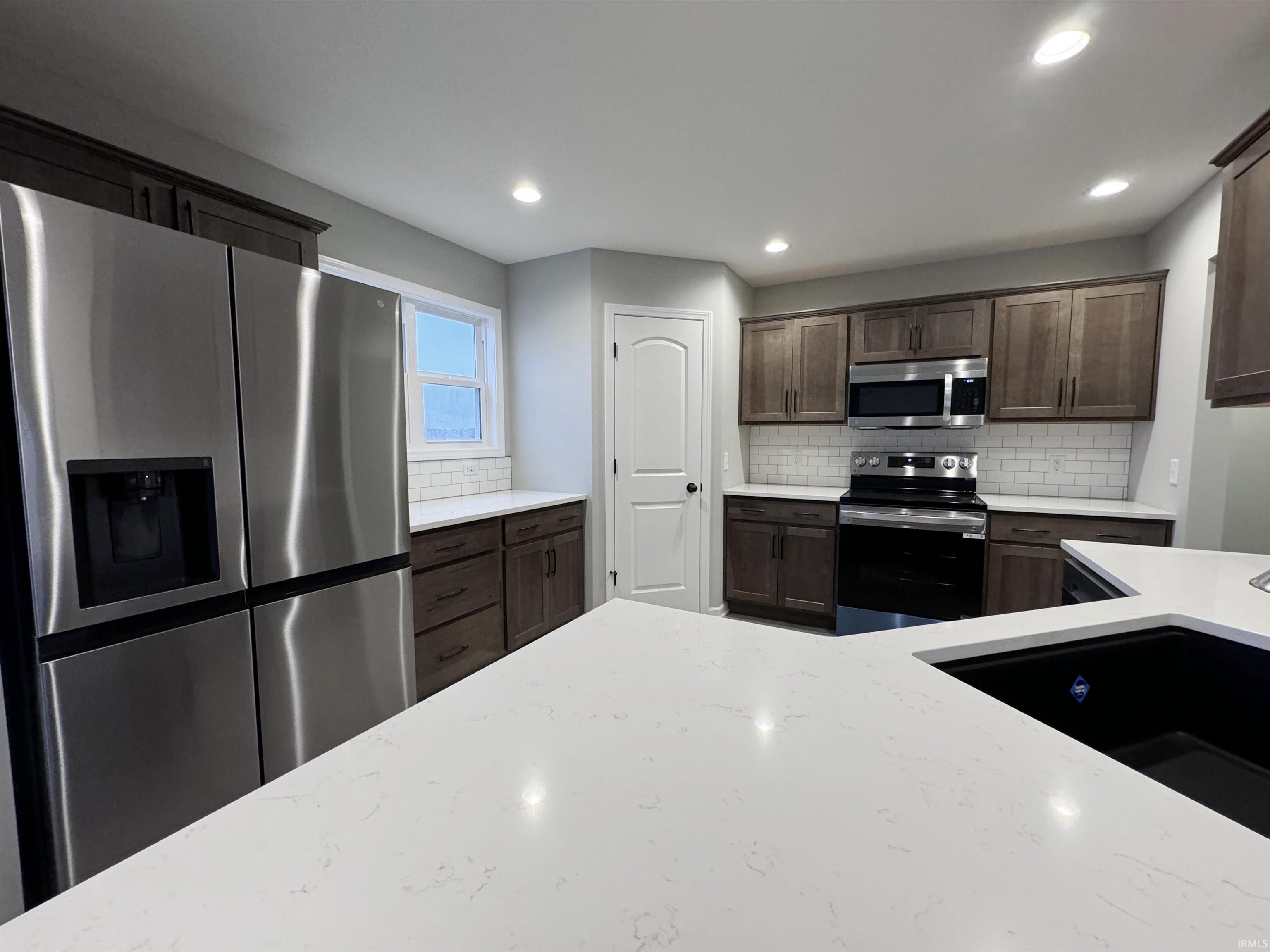 12663 Memory Lane Fort Wayne, IN 46818 - Photo 11 of 25 Gallery Image 11