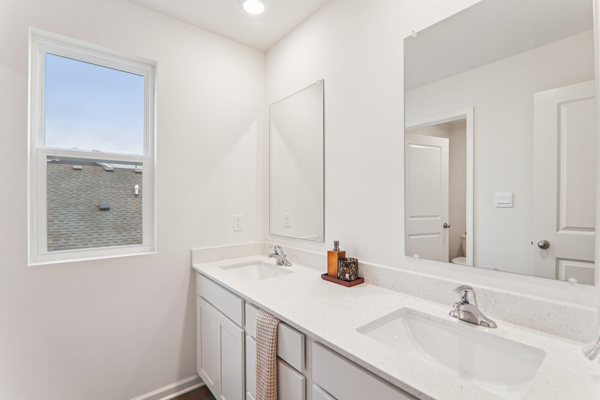 10651 Whitney Place Crown Point, IN 46307 - Photo 16 of 22 2048x1365