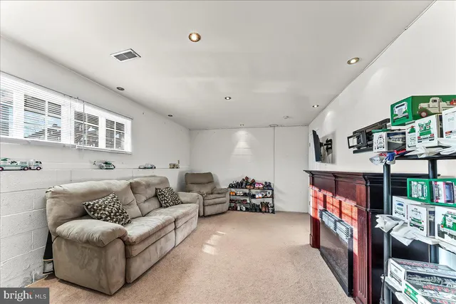 $250,000 | 212 Charring Cross Drive, Dover, DE 19904