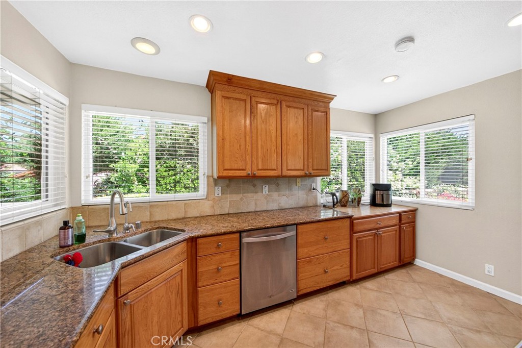 14 Rainbow Ridge Road Phillips Ranch, CA 91766 - Photo 13 of 39