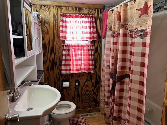 12884 State Rte 27 Grand Valley, PA 16420 - Photo 9 of 20 a bathroom with a sink toilet and shower