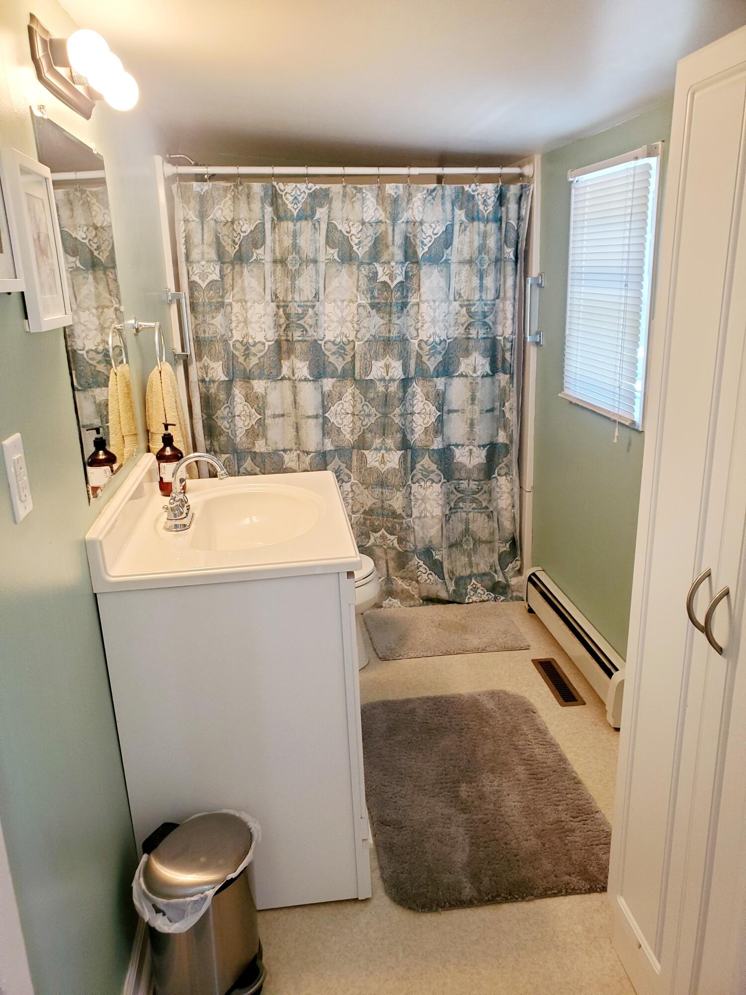 5535 Hollins Road Roanoke, VA 24019 - Photo 6 of 10 20210723_173037
