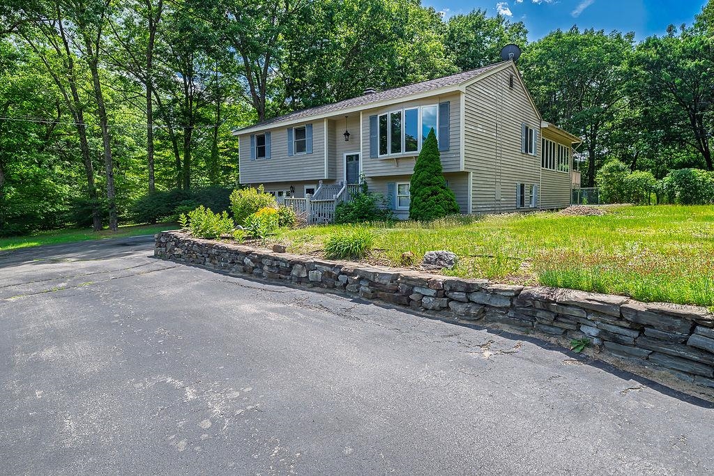 181 High Range Road Londonderry, NH 03053 - Photo 2 of 48 Gallery Image 2