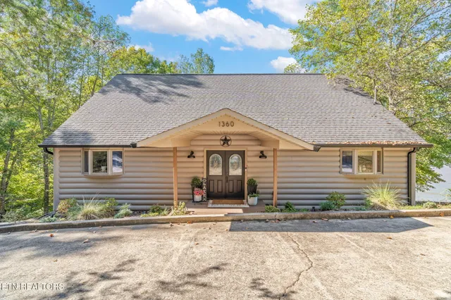 $980,000 | 1360 Indian Shadows Drive, Ten Mile, TN 37880
