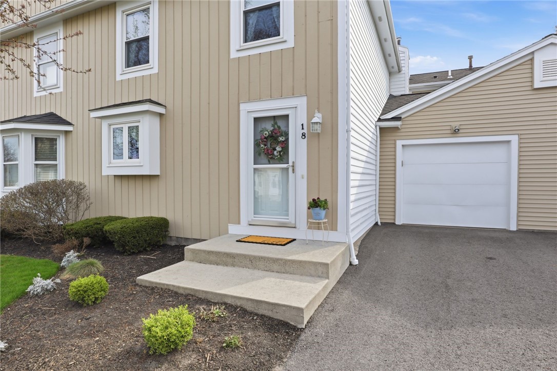 18 Hanna Lane Webster, NY 14580 - Photo 1 of 39