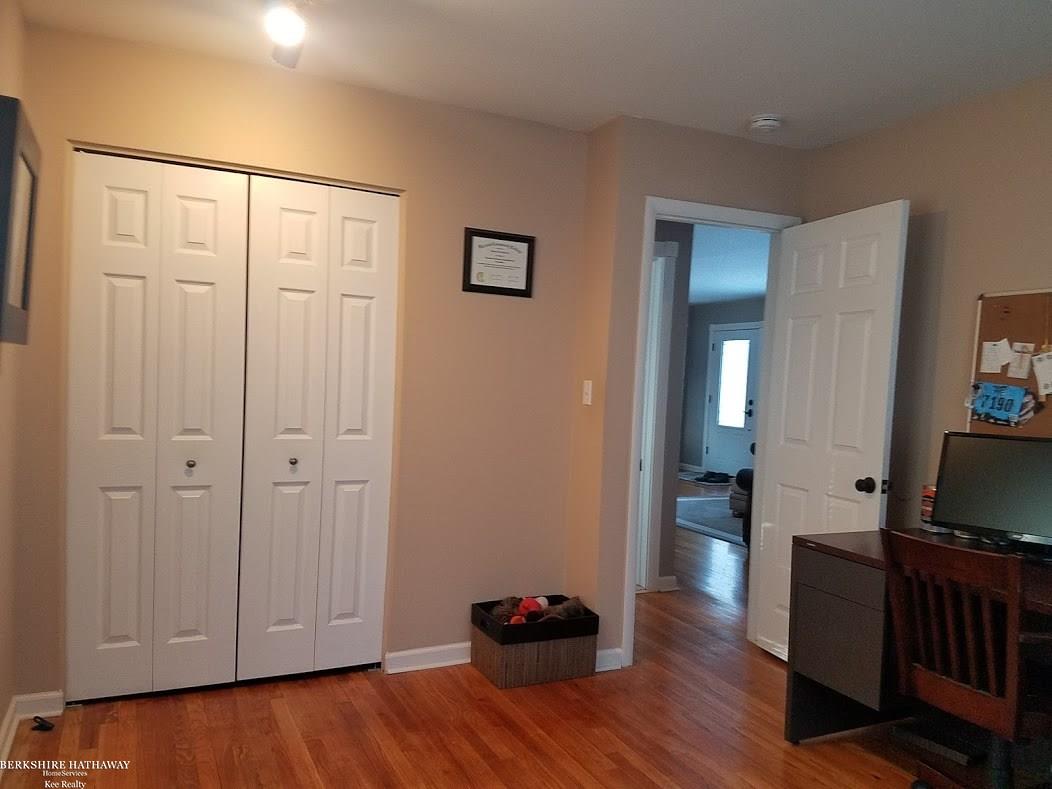 752 Pleasant Ridge Lake Orion, MI 48362 - Photo 22 of 29 31370940-21.JPG