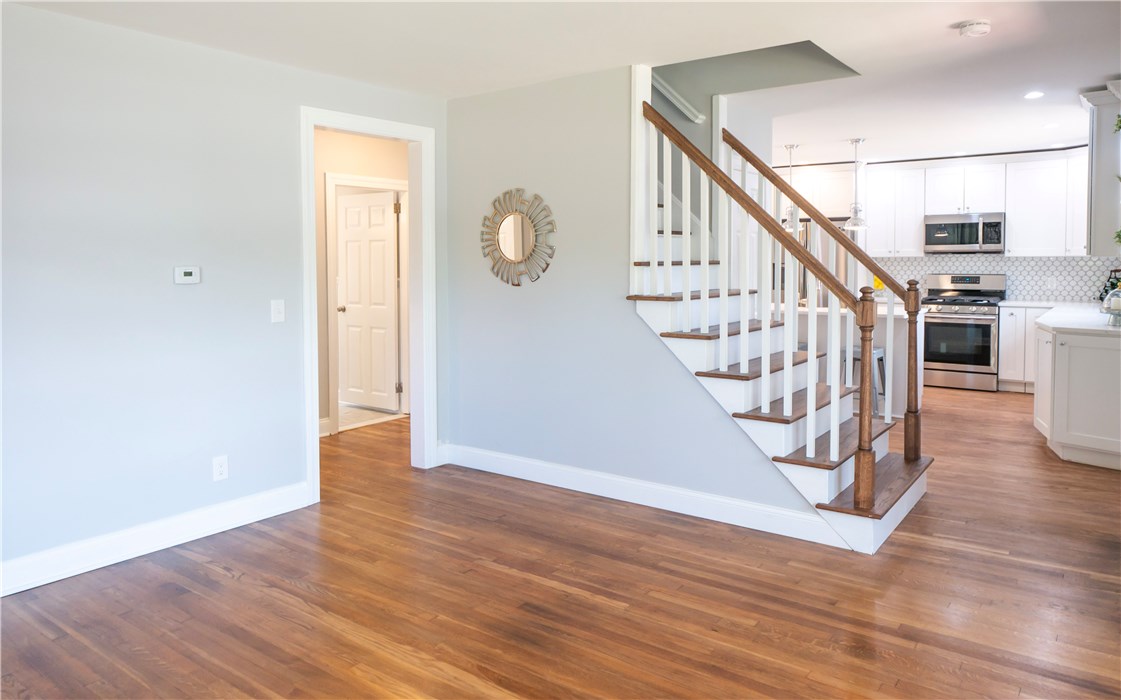 36 Friendly Road East Greenwich, RI 02818 - Photo 8 of 50 Gallery Image 8