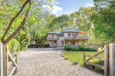 $2,195,000 | 268 Fresh Pond Road, Amagansett, NY 11930