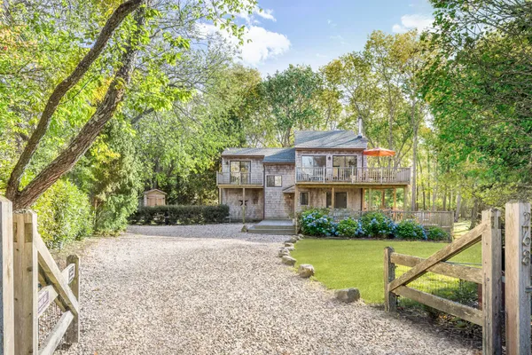 $2,195,000 | 268 Fresh Pond Road, Amagansett, NY 11930